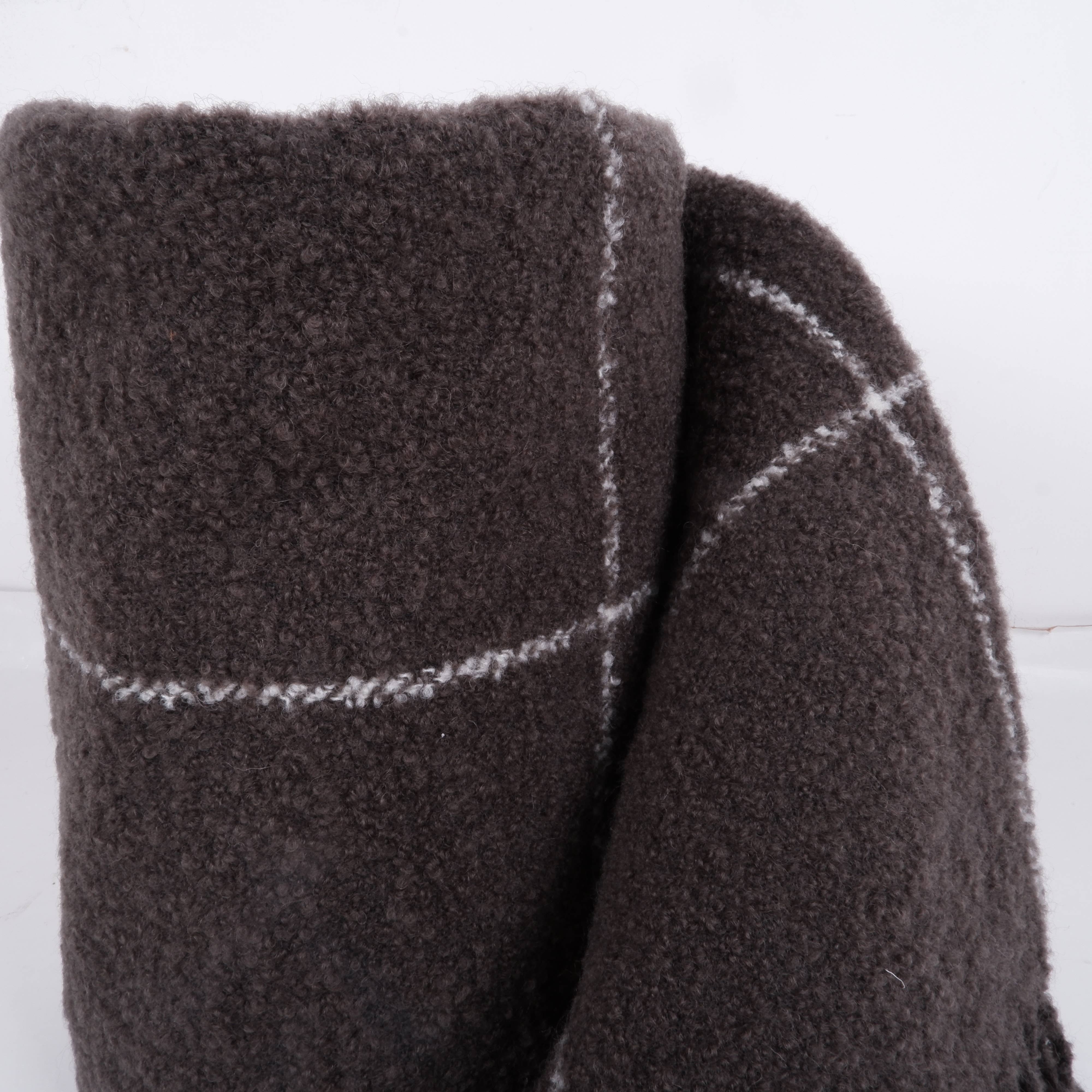 NorraVilla - Wholesale Throw Blanket - Wool Blanket - Teddy boucle   - dark green squares4