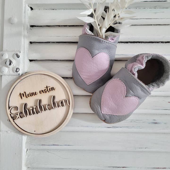 Crawling shoes heart pink for wholesale by HOBEA-Germany GmbH