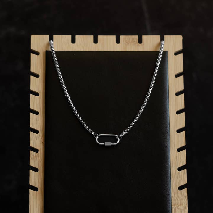 Karabinhalskæde | Boks kæde i rustfrit stål for engroshandel hos That Queer Card Co