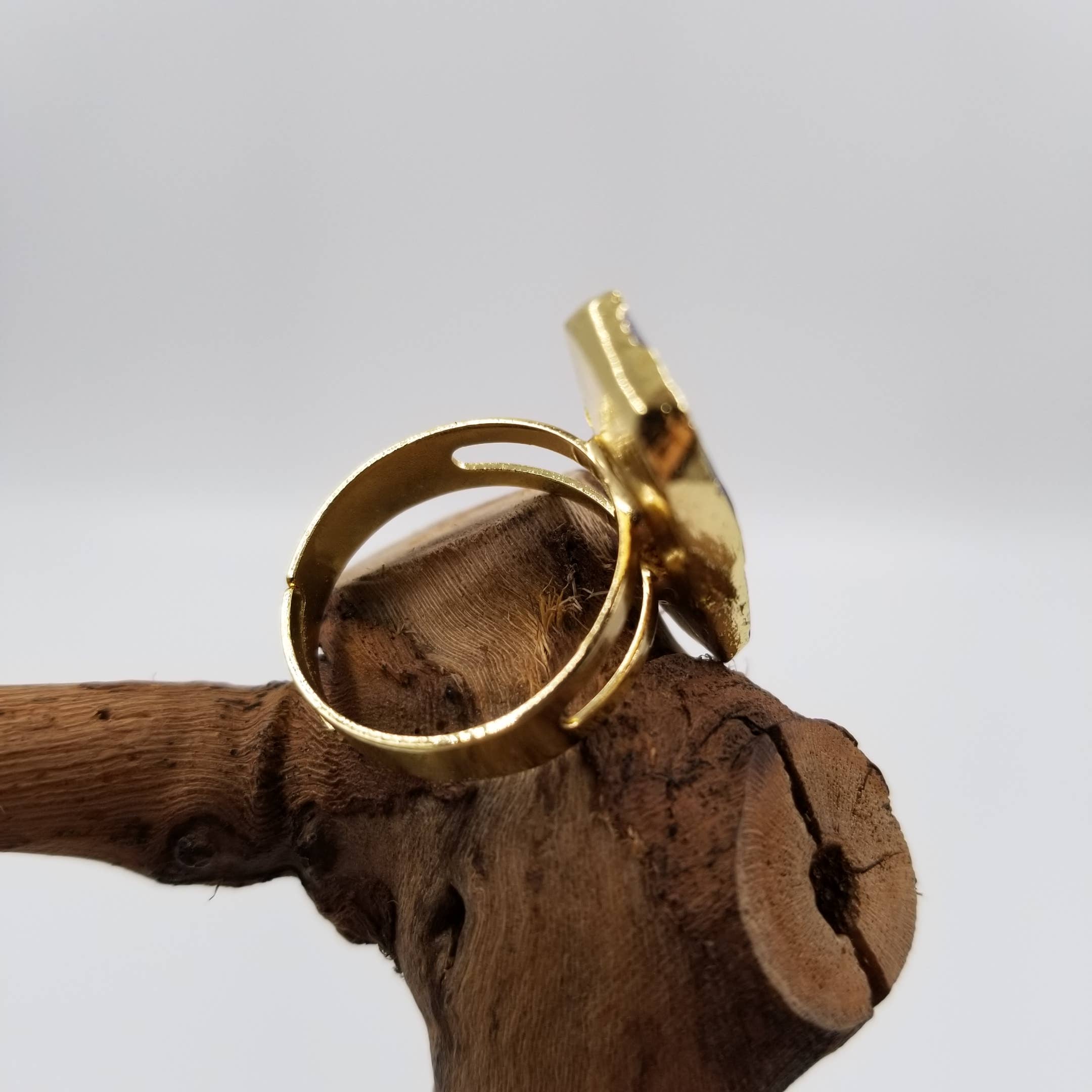 CHAKRA JEWELRY - Wholesale Cocktail/Statement Ring - Natural Blue Crystal Ring1