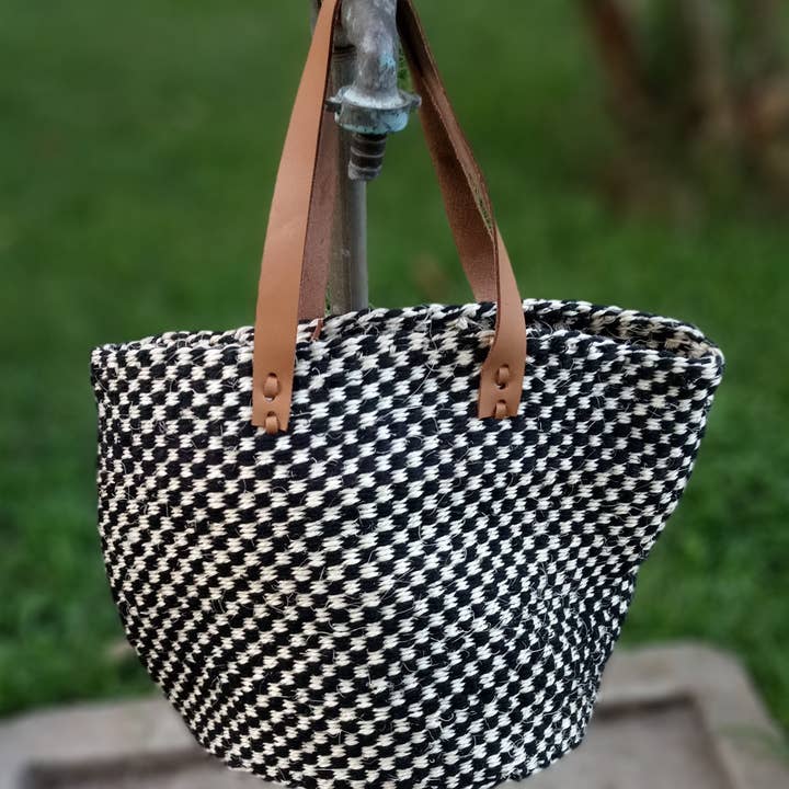 African Craft Collection – Großhandel Henkeltasche – Damen – Handtaschen mit Tragegriff aus Sisal und Wolle6