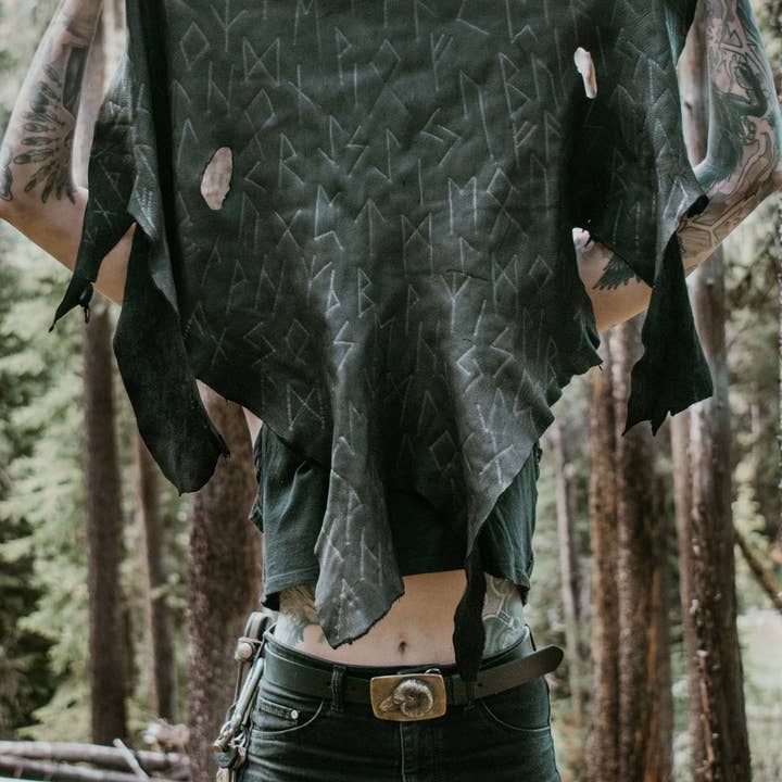 äldsta futhark hjorthud hedniskt altarduk för wholesale av Oreamnos Oddities