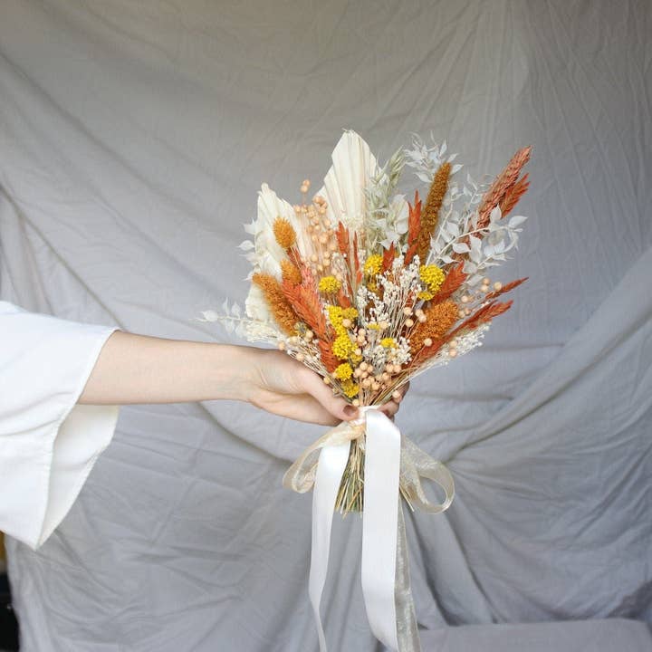 Hidden Botanics – wholesale Torkade/pressade blommor – Färgglada torkade blommor Brudbukett - Bränd Orange & Gul1