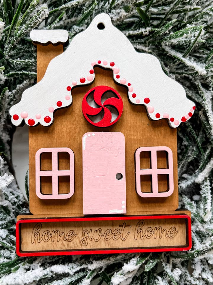 Kit créatif de décoration DIY maison en pain d'épice à assembler pour la vente par Country Roads Rustic Decor