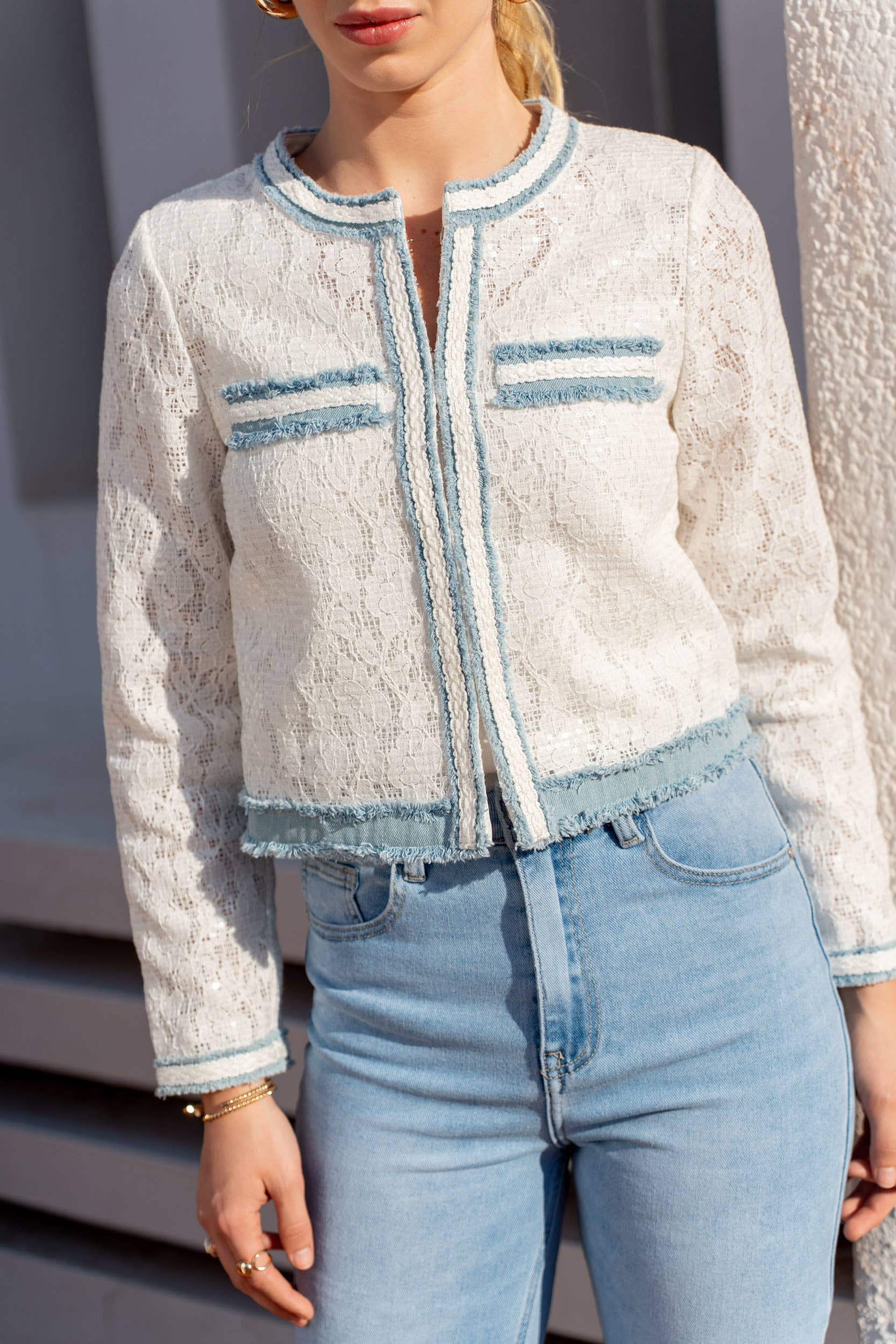 Vit Kort tweedjacka med denimdetaljer - 81040 för wholesale på Faire2