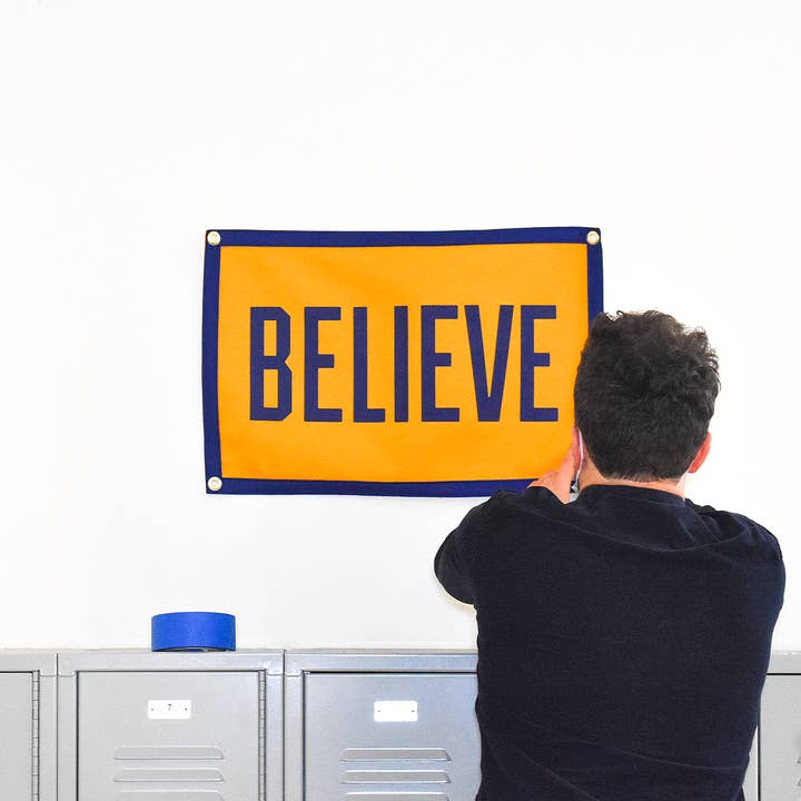 Oxford Pennant - Vendita all'ingrosso Bandiere - Believe Camp Bandiera2