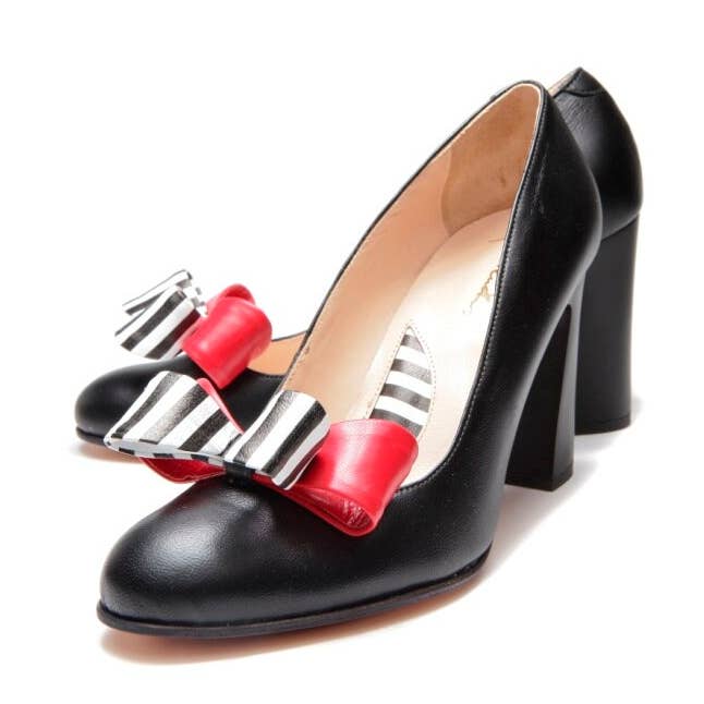 Pumps — Kleine Königin — Schwarz für den Großhandel von Milenika shoes