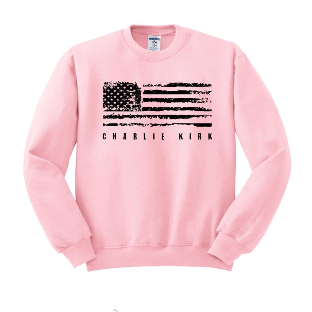 God And Glory Gifts – Camisola gráfica - Mulher por atacado – Camisola com Gola Redonda Charlie Kirk Bandeira Americana dos EUA Desgastada4