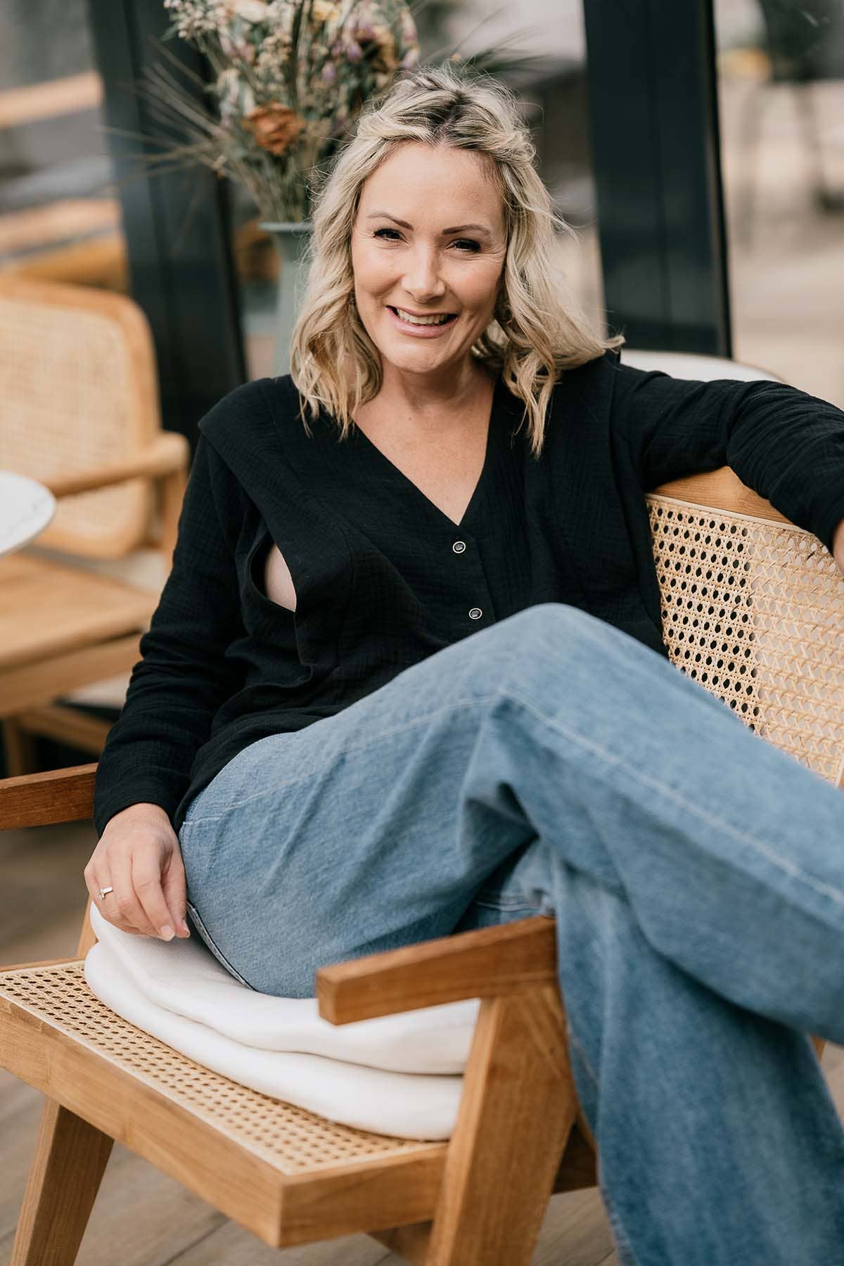 You&Milk - Wholesale Nursing Top - Maternity - Nursing shirt "Le Milk C’est Chic" (white or black)8