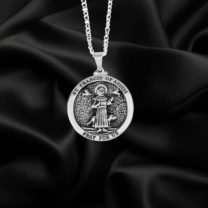 Cottage Garden – wholesale Pendant/charm necklace – Nk St Francis Round Medal Sil Plt 24 Ch1