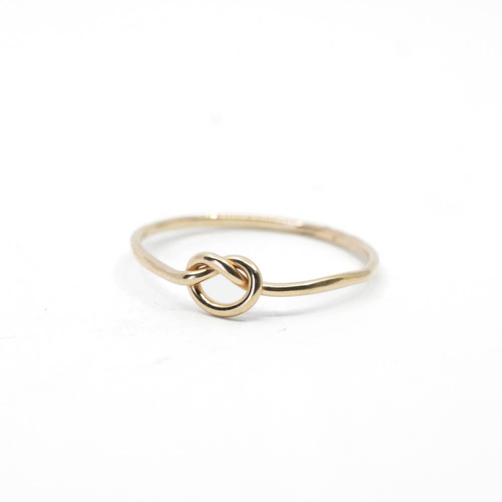 The Land of Salt - Venta al por mayor Anillo de banda/apilable - Anillo Love Knot chapado en oro1
