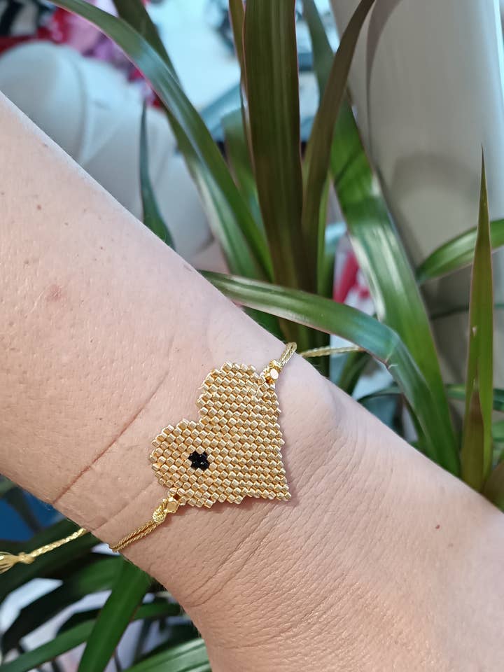 Big miyuki seed beaded heart bracelet for wholesale by Kalliopi P. Giannoula - Poppygshop