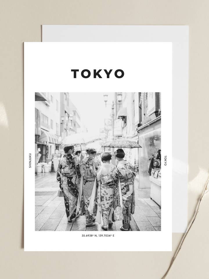 Impresión de Tokio «In Kimonos» 1 para venta al por mayor de The Travel Edit