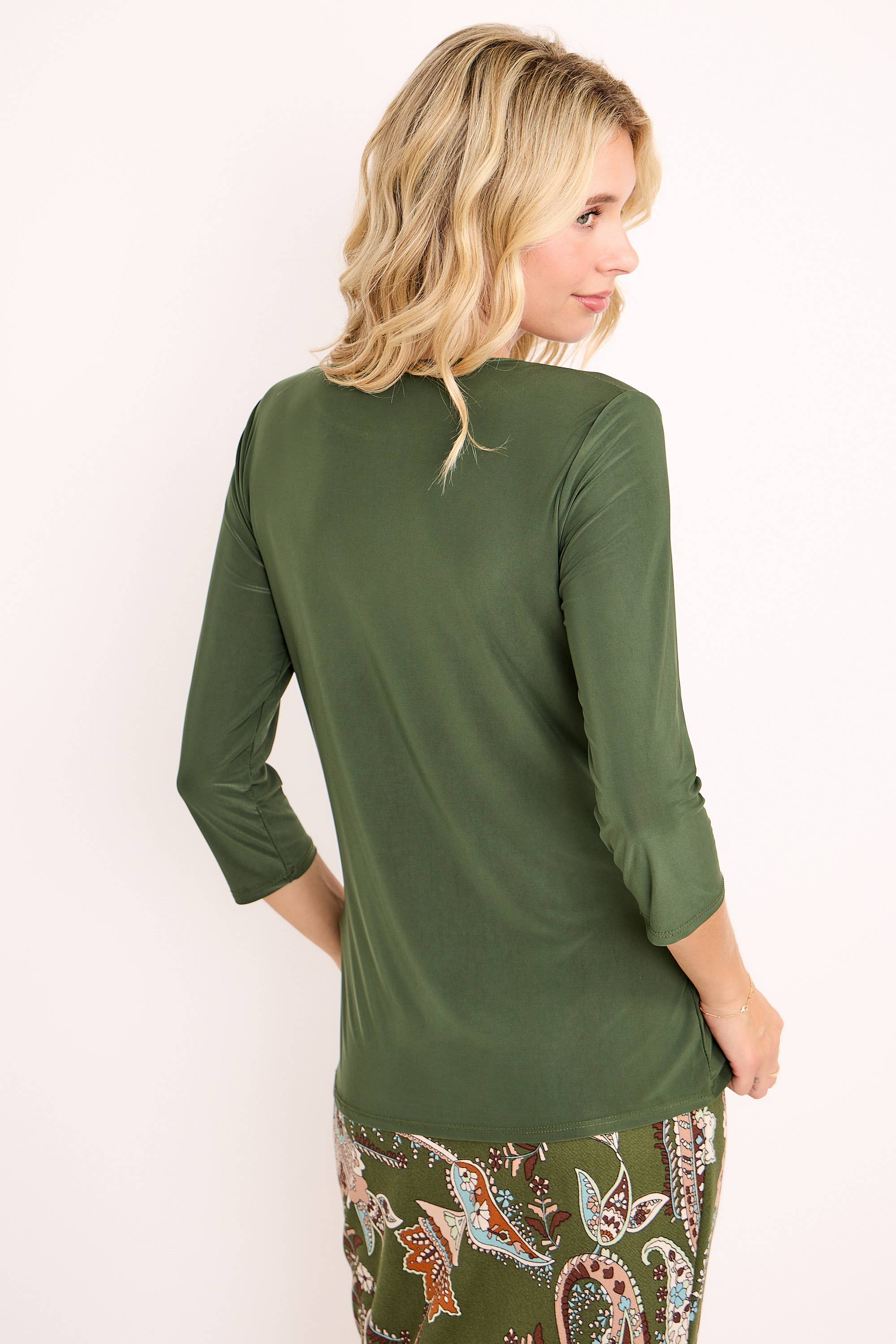 Celeste Clothing - Venta al por mayor Camiseta - Mujer - TOP DE CAPAS SIN ARRUGAS CON MANGAS 3/4 -CT1321454