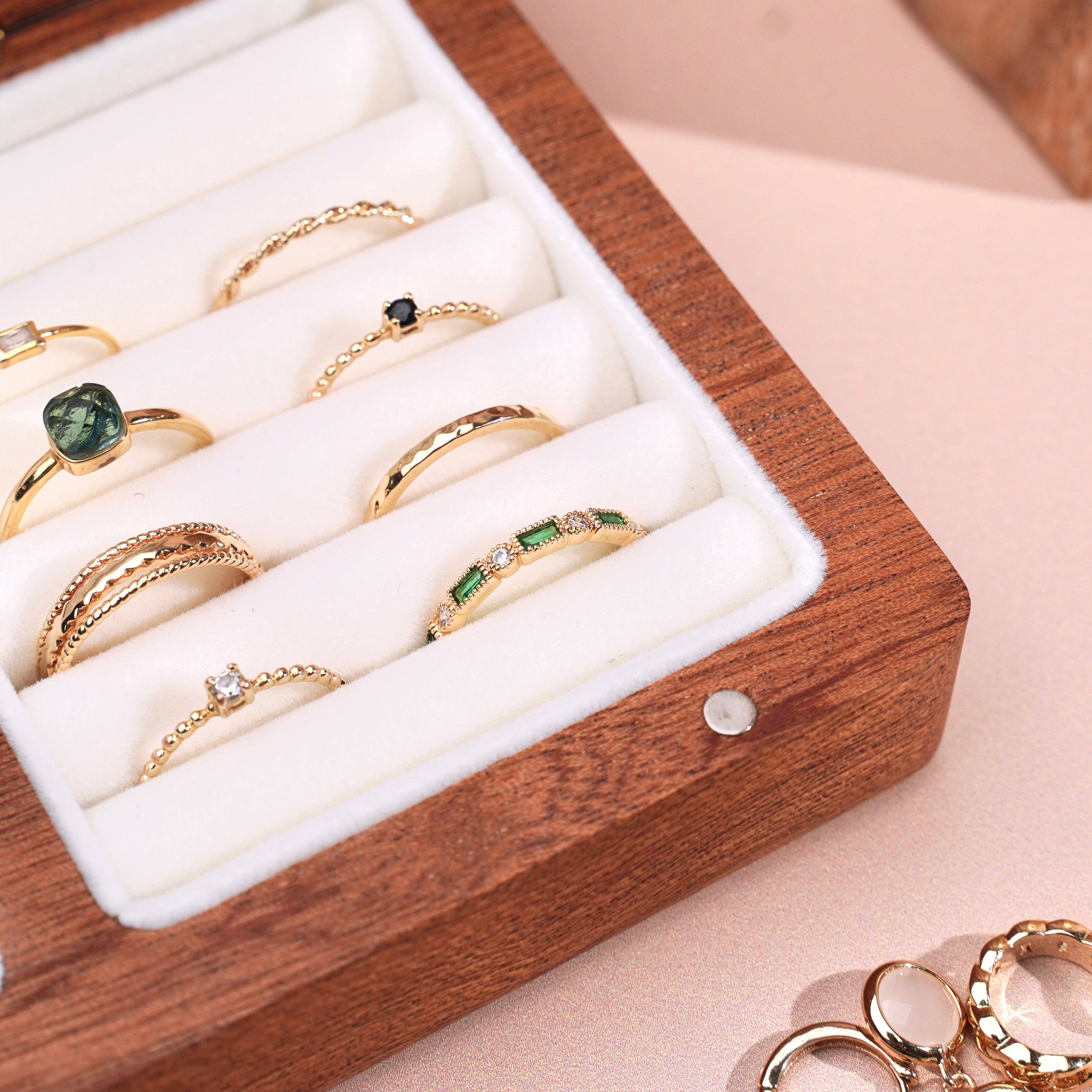 Meora Paris – wholesale Solitairering – Odyssey-ring i 18K förgylld3