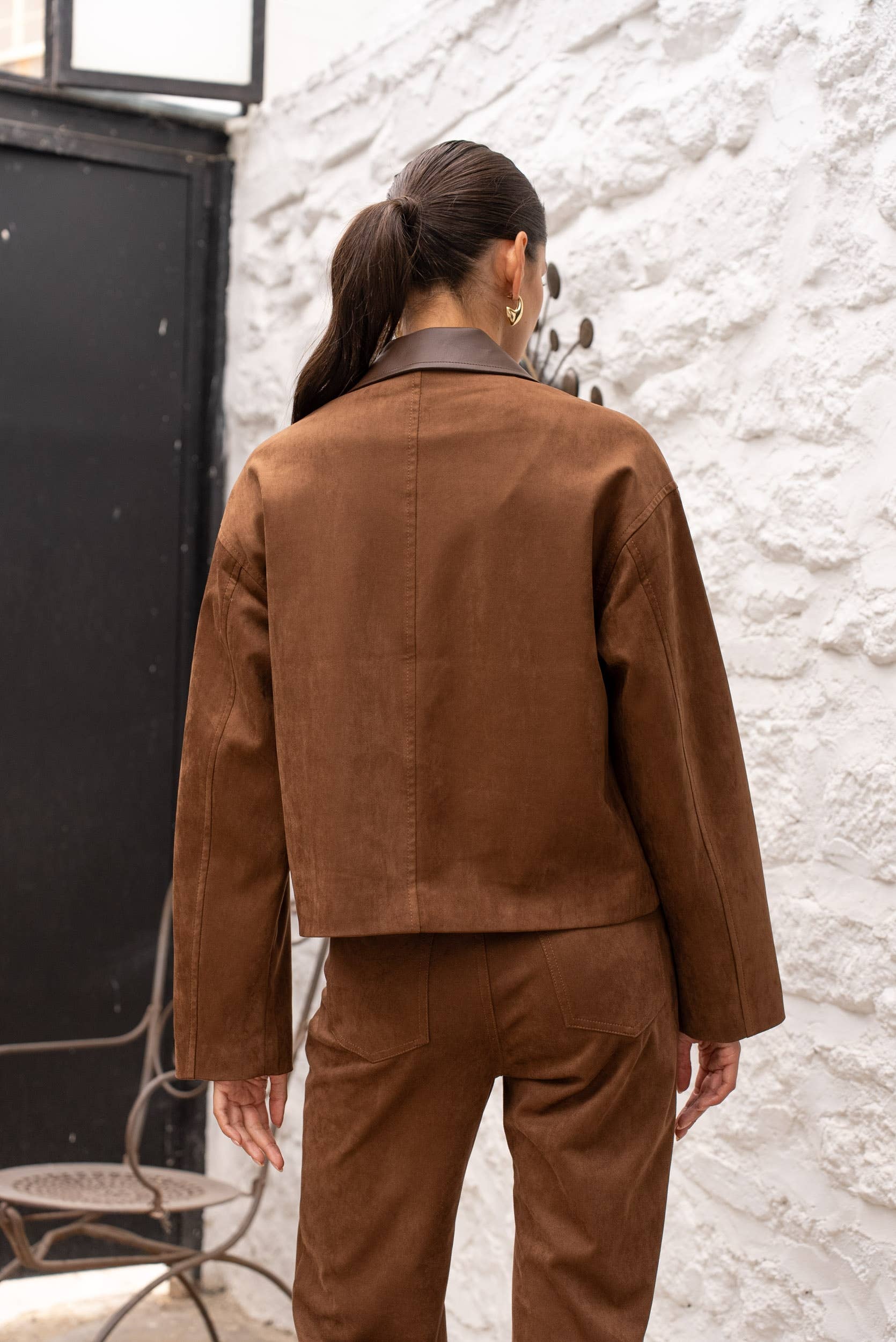 Attentif Paris - Wholesale Jacket - Women's - Short suede jacket with contrasting faux leather collar10