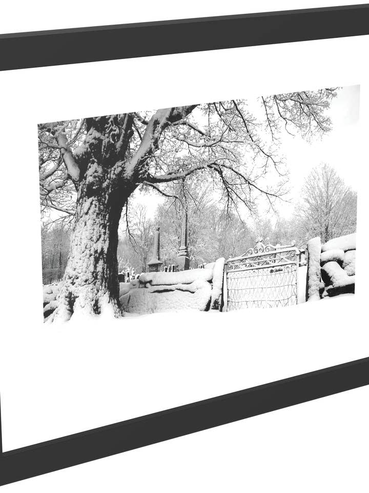 Impression encadrée sur le cimetière de la guerre révolutionnaire pour la vente par Tony Westbrook Studios