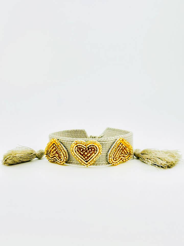 Pulsera ajustable en forma de corazón con cuentas doradas de Kesha para venta al por mayor de Bella Blu Designs