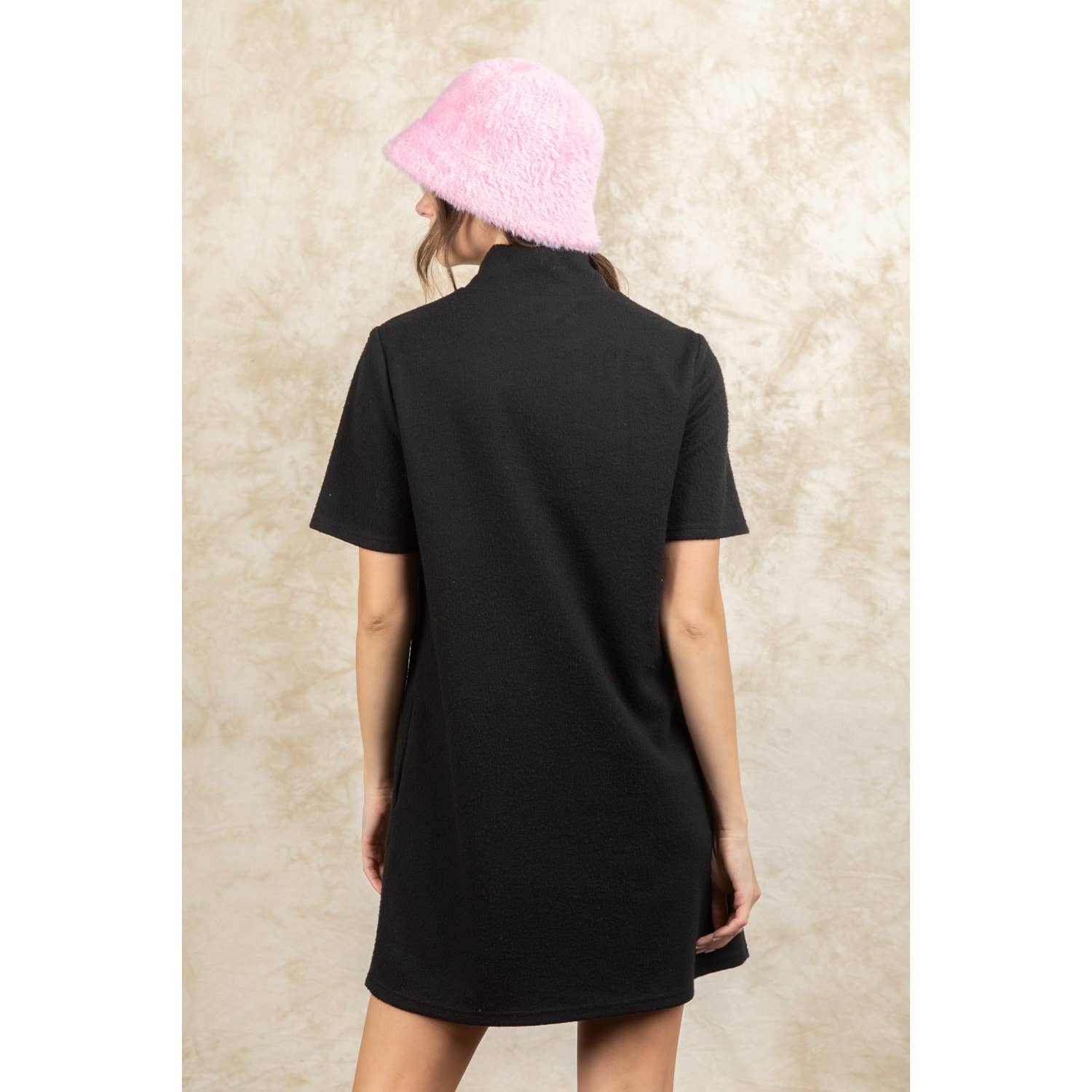 Apolline – Großhandel Kleid – Damen – Minikleid mit Stehkragen und Vordernaht2