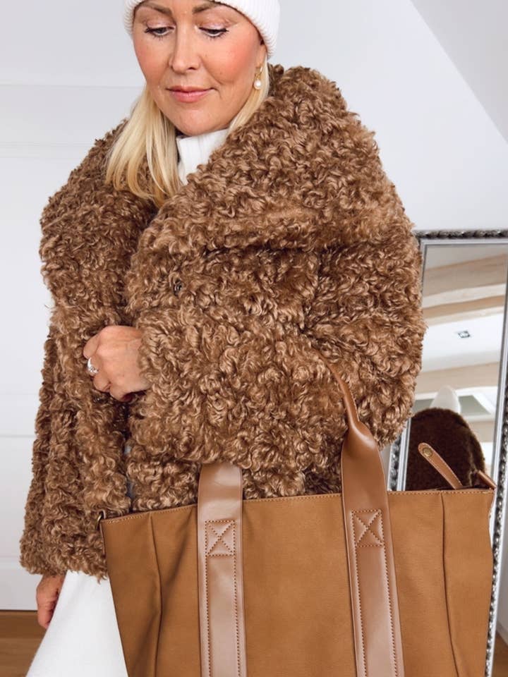 Bag Vfares for wholesale by V. Milano GmbH