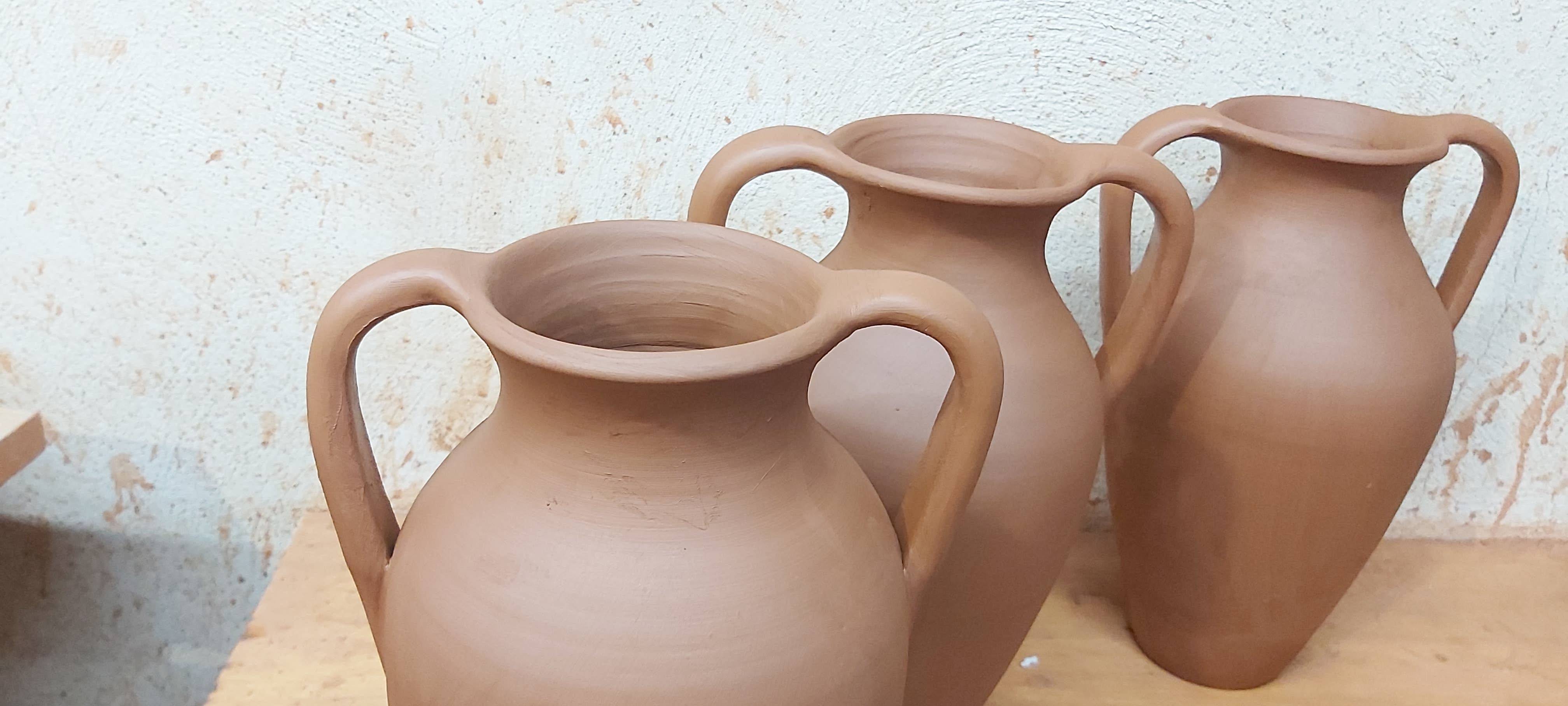 Cerámica Roca Caus - Vendita all'ingrosso Vasi - Anfora classica in ceramica multipurpose con due manici11