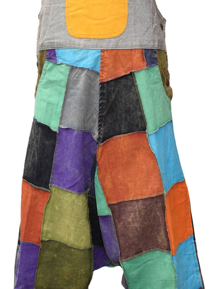 Salopette sarouel en patchwork délavé avec surpiqûres overlock pour la vente par Gheri