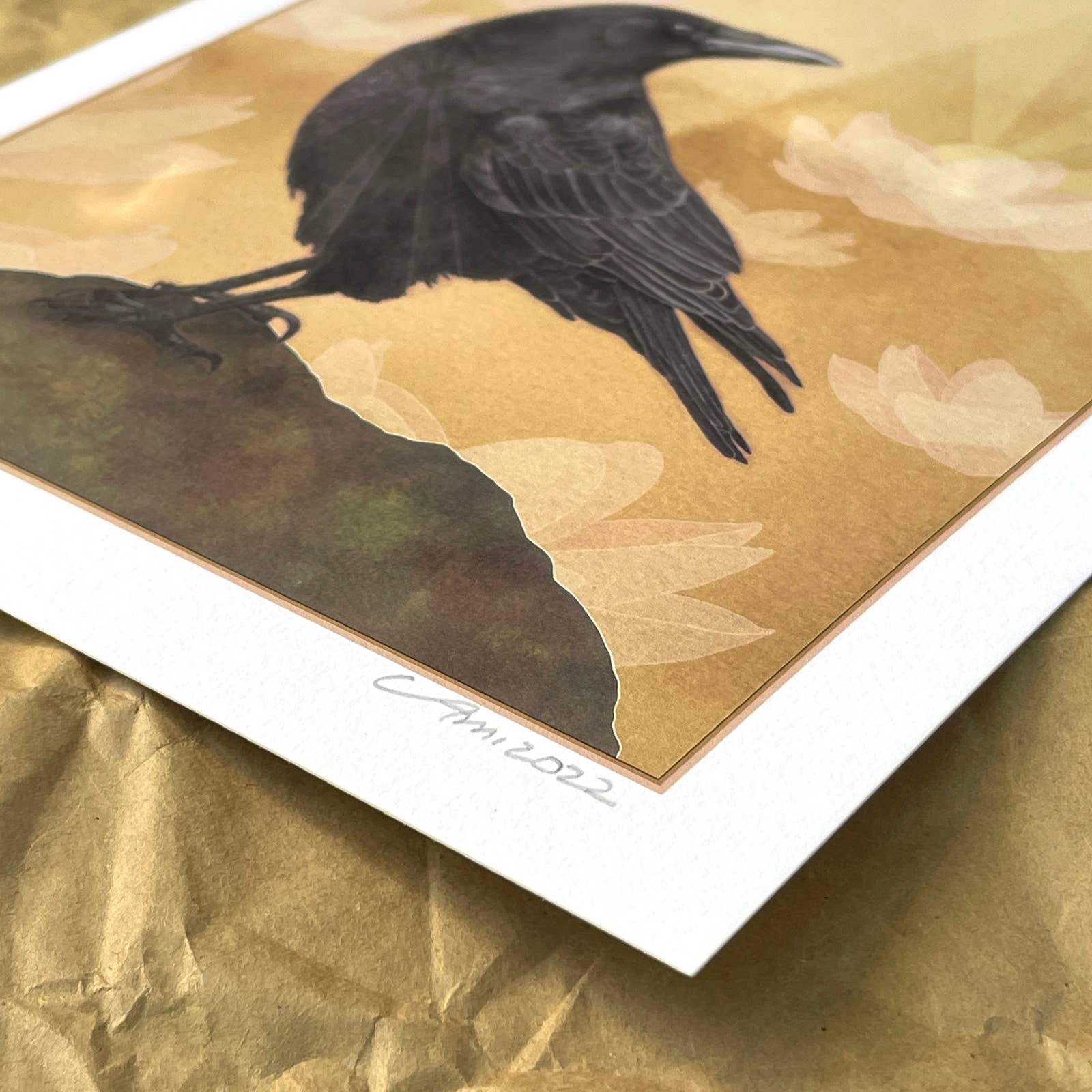 Amy Rose Moore Illustration - Venta al por mayor Ilustración - Impresión artística de archivo de cuervo y flores de loto, 8 x 101