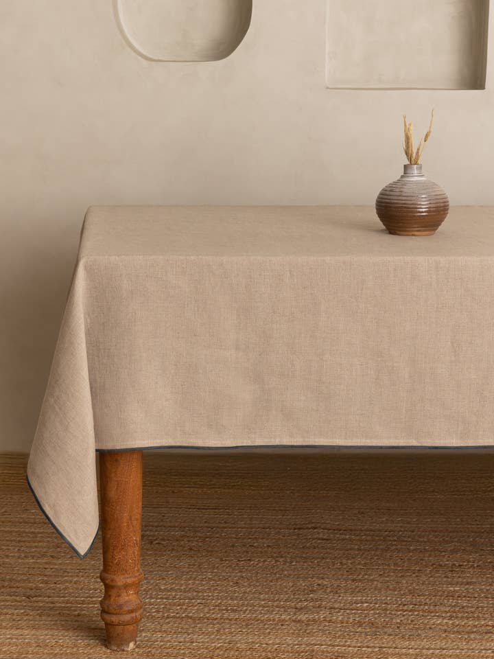 Graue Nadel Leinen Tischdecke – Elegantes Speisen für den Großhandel von Live Linen
