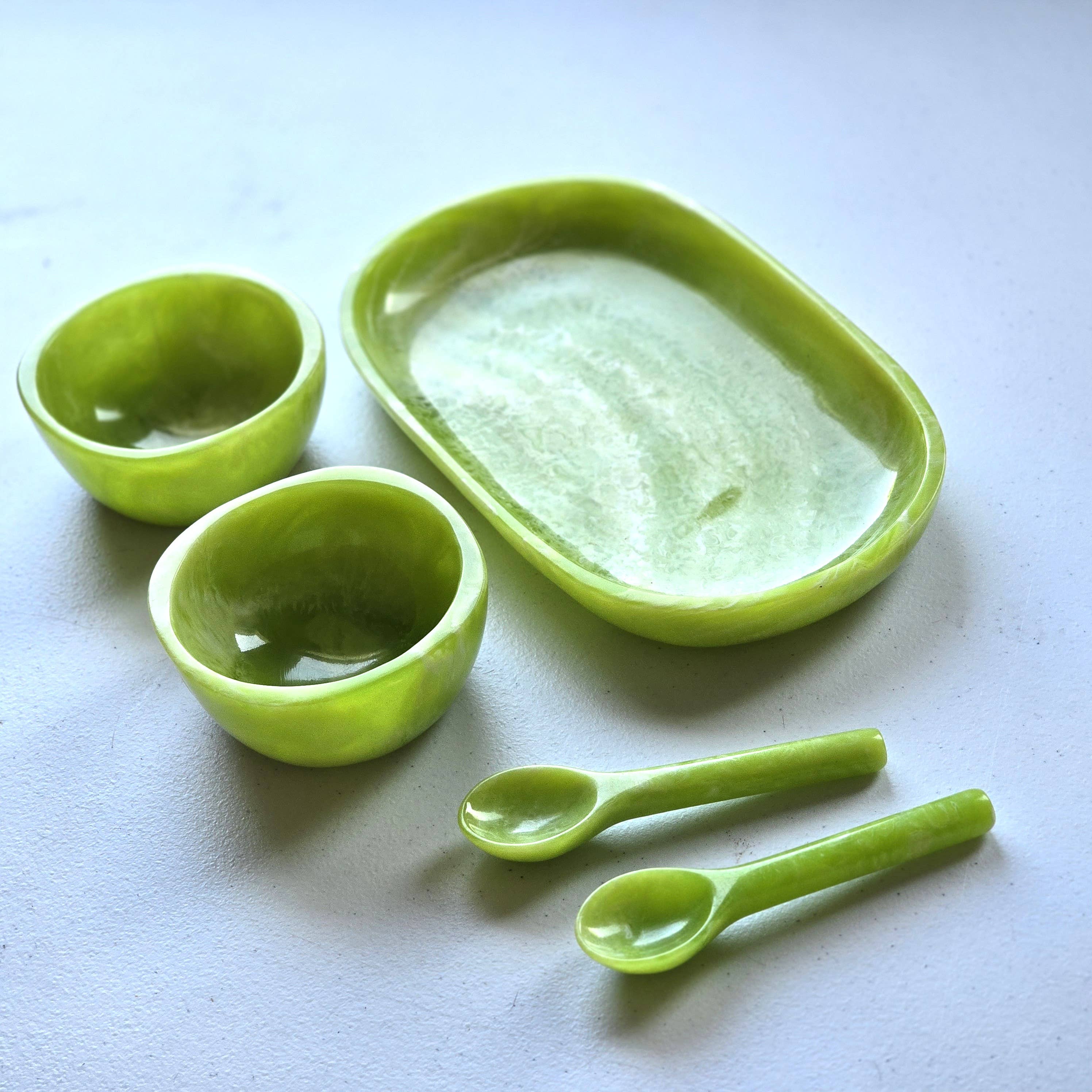 Gibb & Daan – Engroshandel Serveringsbakke – Lille serveringsbakke med 2 skåle og skeer - Håndhældt harpiks17