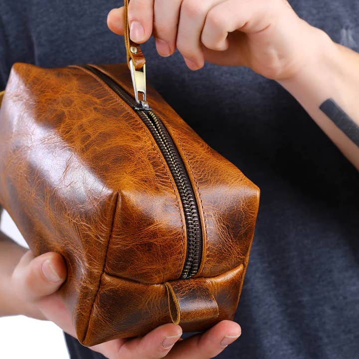 VELLAIRE - Wholesale Toiletry Bag - Men's - Mens Leather Toiletry Bag | DB9