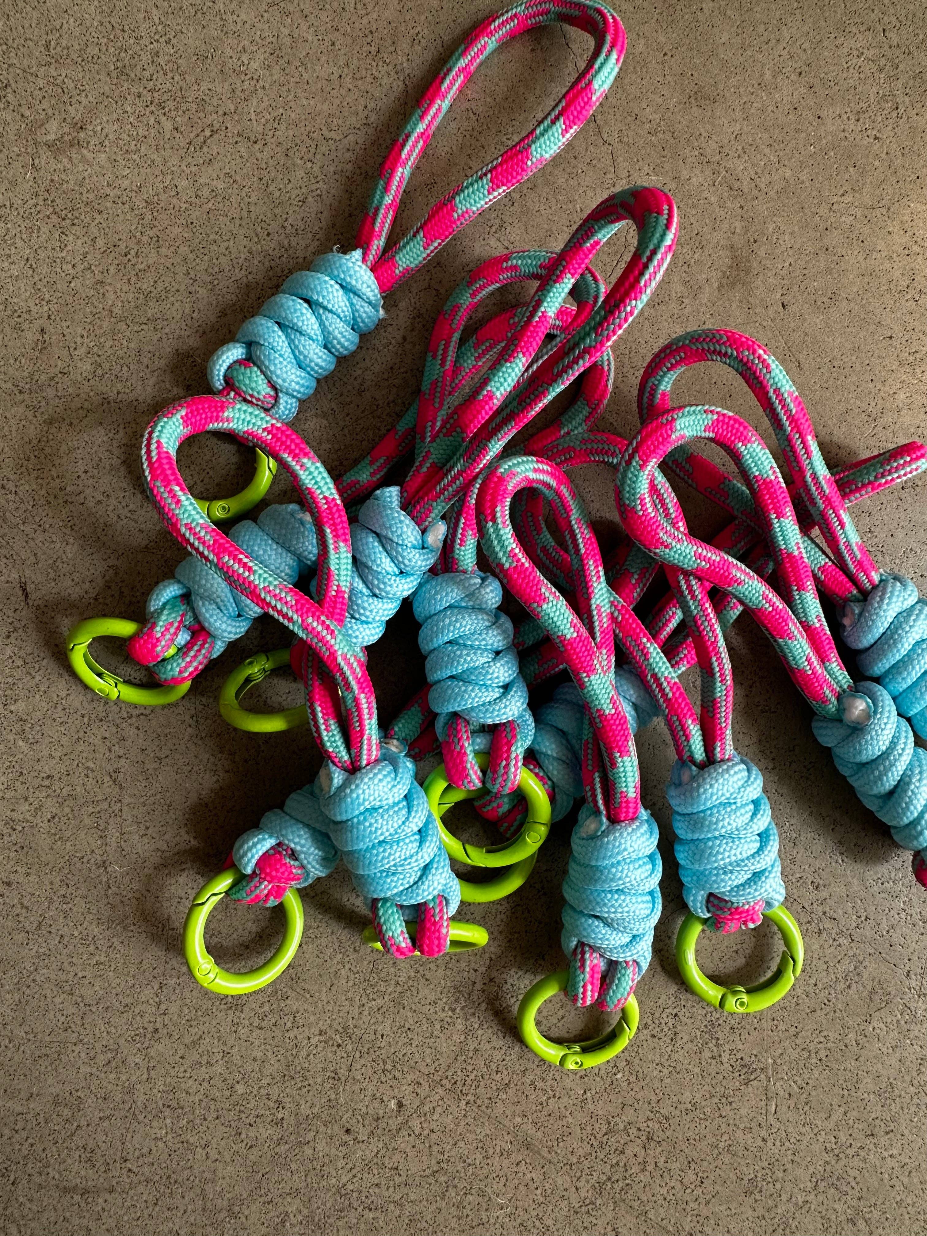 LEY! - Wholesale Keychain - Unisex - Keychain - blue-pink1