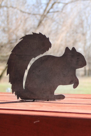 Highland Ridge  |  Handmade Home Decor - Wholesale Outdoor Ornament/Decor - Metal Squirrel Statue4