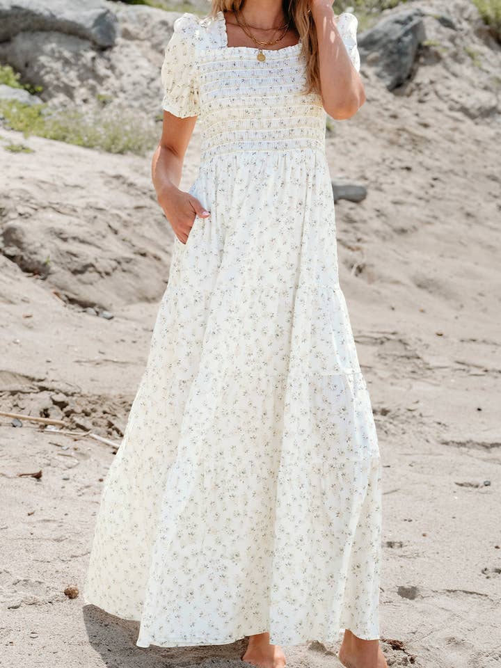 Robe longue florale à plusieurs niveaux avec corsage froncé Robin Frilly pour la vente par Threaded Pear