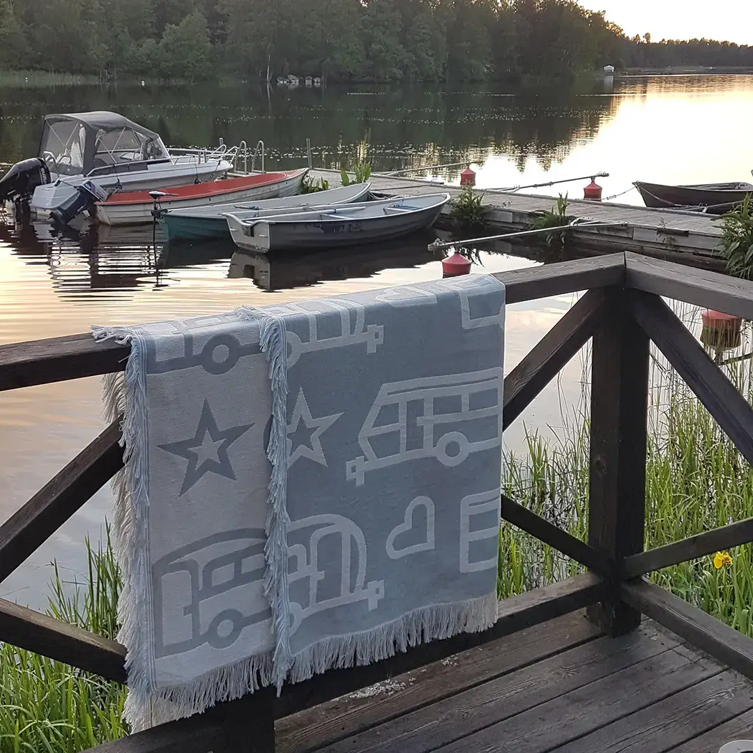 Pufz - Wholesale Throw Blanket - Blanket Caravan1