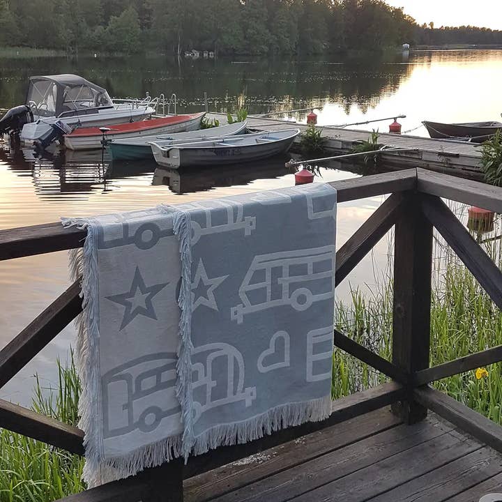 Pufz - Wholesale Throw Blanket - Blanket Caravan1