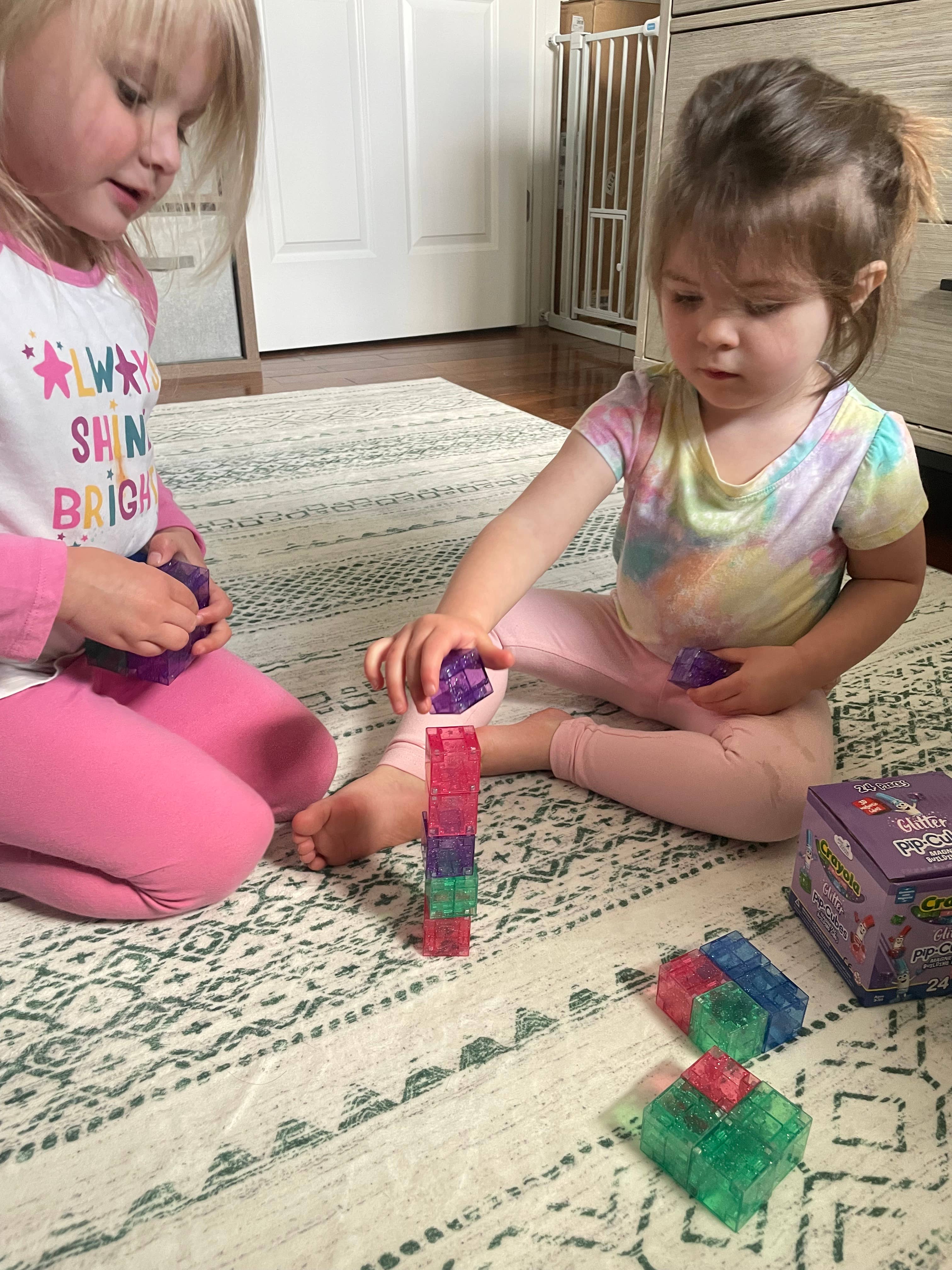 CreateOn - Wholesale Building Set - Kids - Crayola Glitter PIP Magnetic Cubes 24pc8