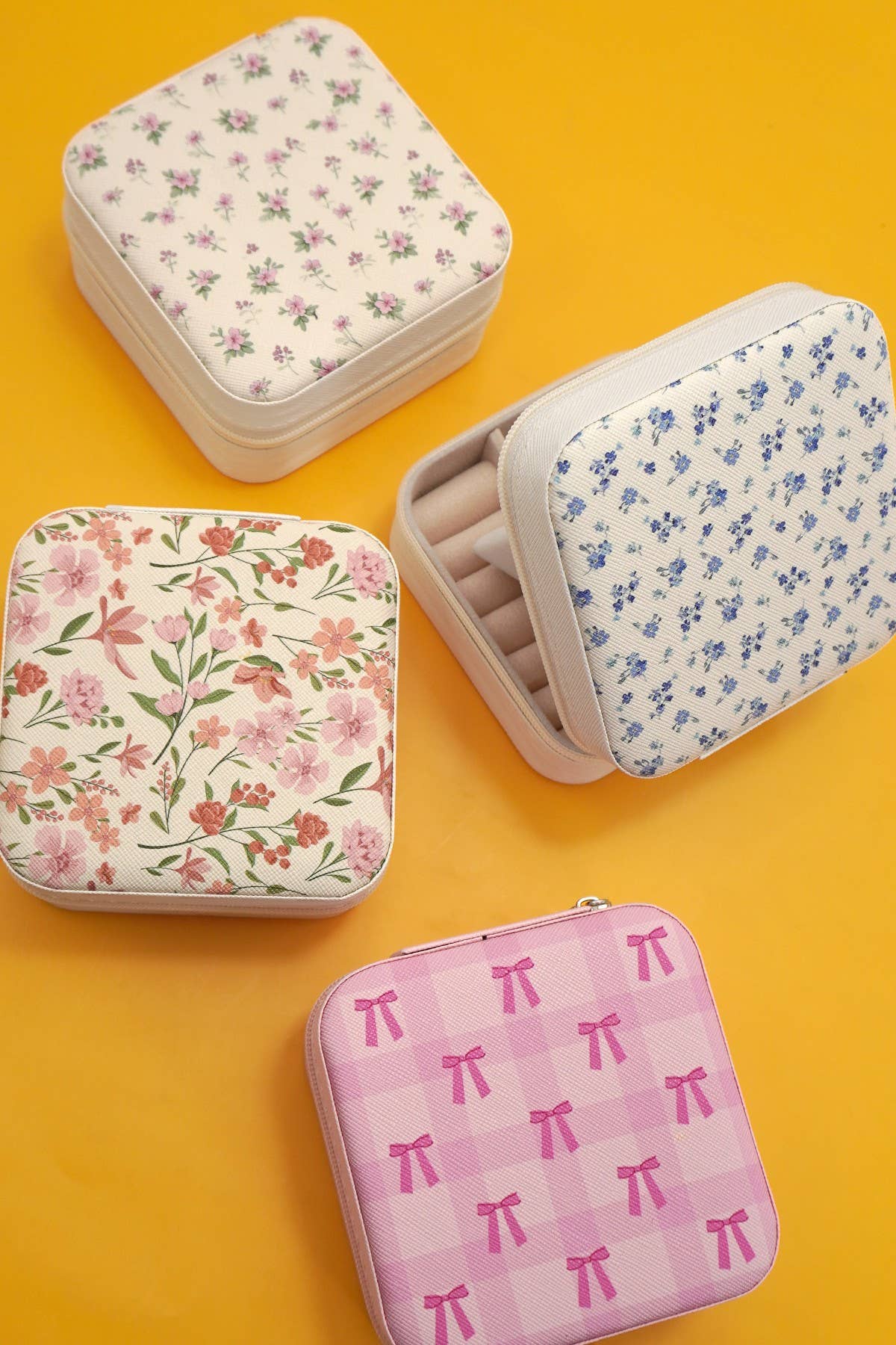 JOSSLYN by wall to wall - Wholesale Jewelry Box/Organizer - DESIGNED JEWELRY ORGANIZER TRAVEL BOX CASE | 40P56610