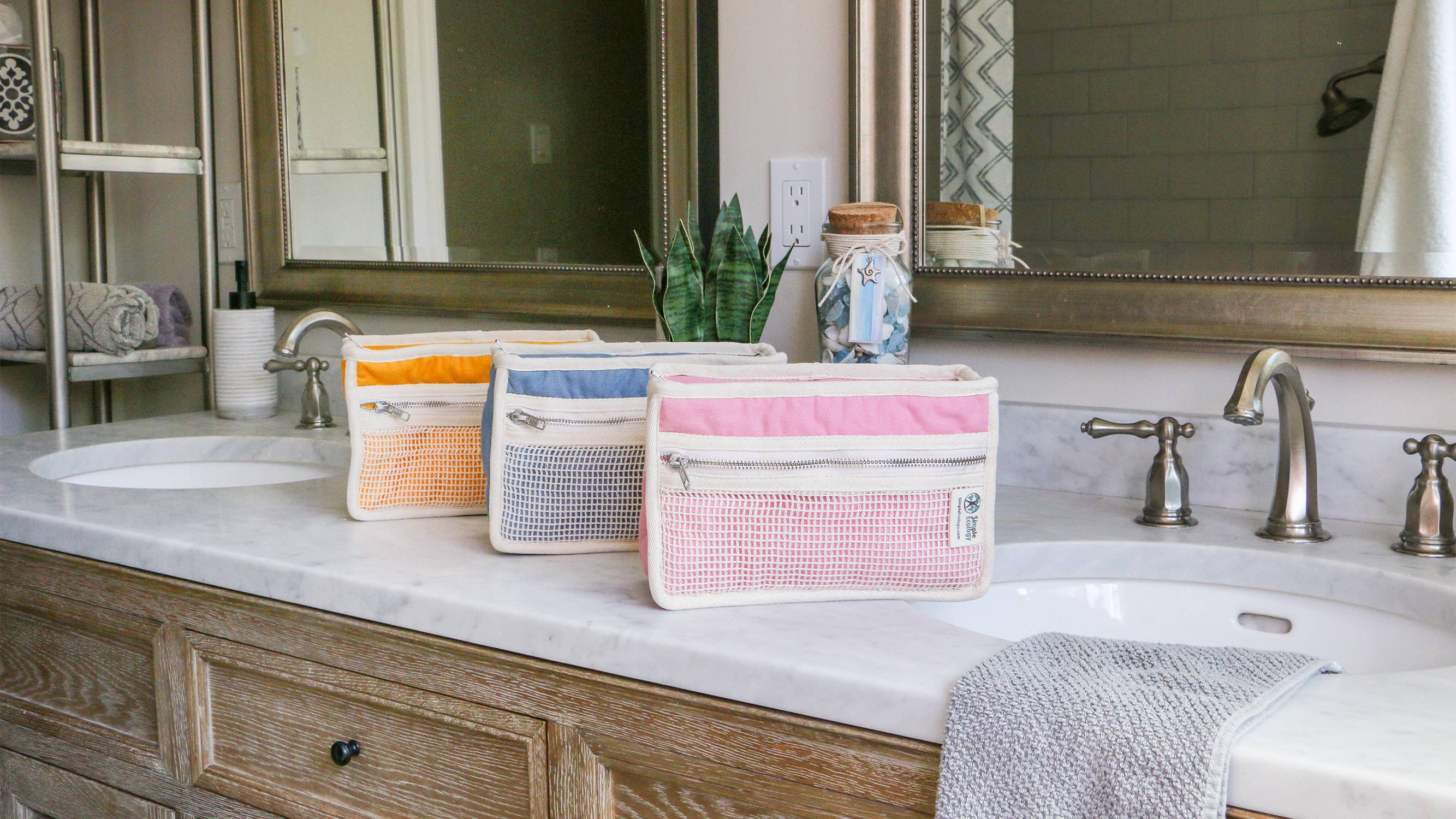 Simple Ecology - Wholesale Toiletry Bag - Unisex - Organic Cotton Padded Toiletry Bag - Simple Ecology4