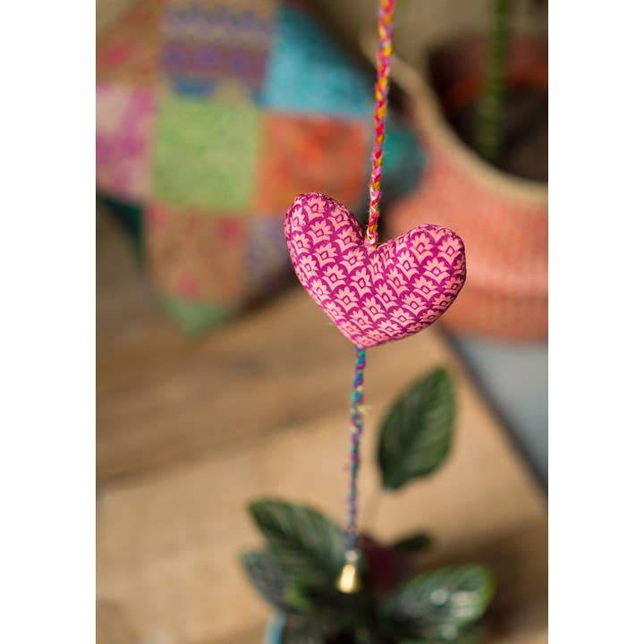 Namaste - Wholesale Bunting/Garland - Hanging Recycled Sari String 3 Hearts
