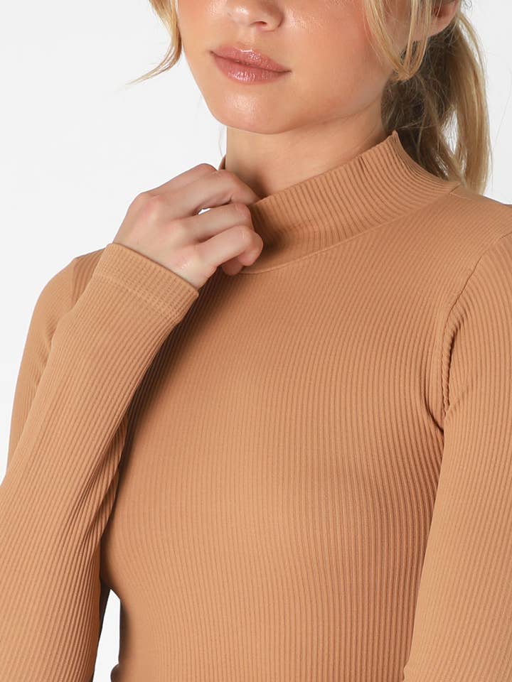 NIKIBIKI - Wholesale Gebreide top - Dames - NS8247 -Geribbelde top met ronde hals1