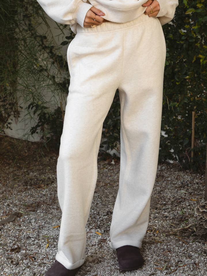 TICTOC - Wholesale Athletic Sweatpants/Joggers - Women's - LANI Cloud Fleece Wide Leg Sweatpants Stretch Waist & Pocket24