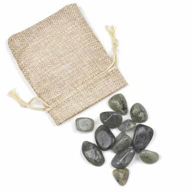 12 pierres gemmes de labradorite roulées dans un sac de jute pour la vente par Cherry Tree Beads