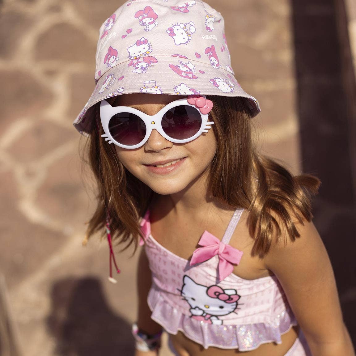 Mastoys, S.L. - Wholesale Sunglasses - Kids - PREMIUM HELLO KITTY SUNGLASSES - 26000028165
