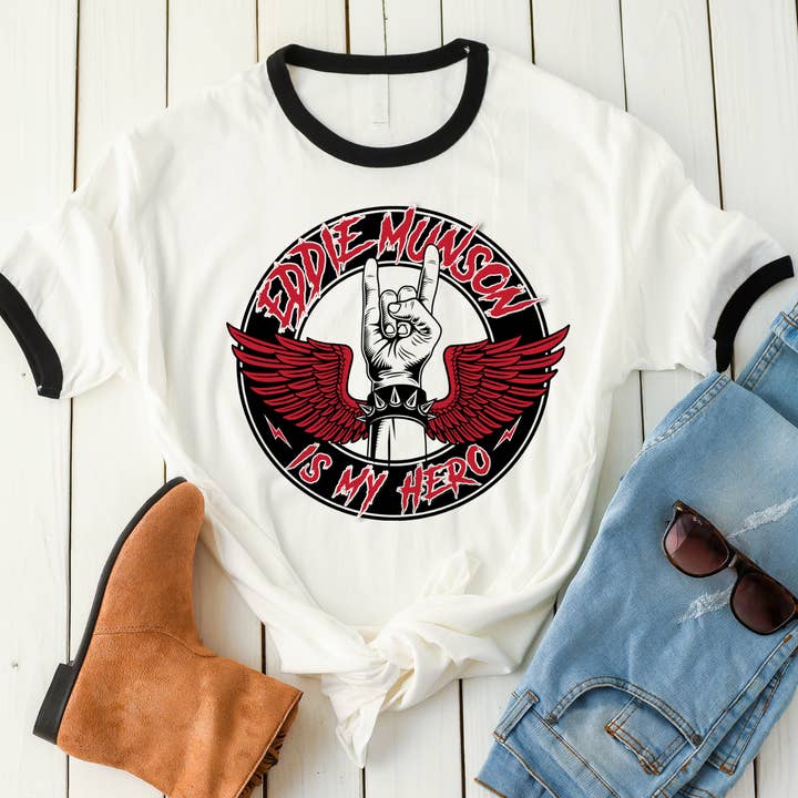 Eddie Munson Is My Hero Ringer Tee für den Großhandel von Exclusive Thredz