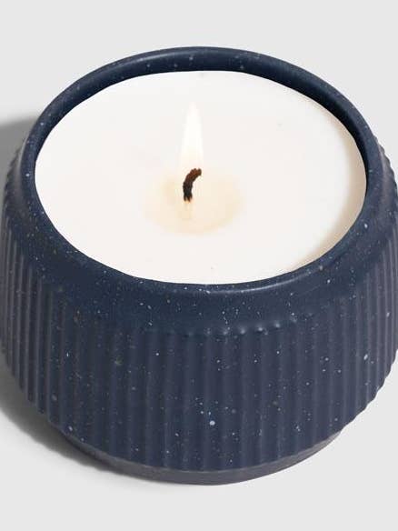 Bougie souvenir en céramique de 14 oz - Surf pour la vente par United By Blue