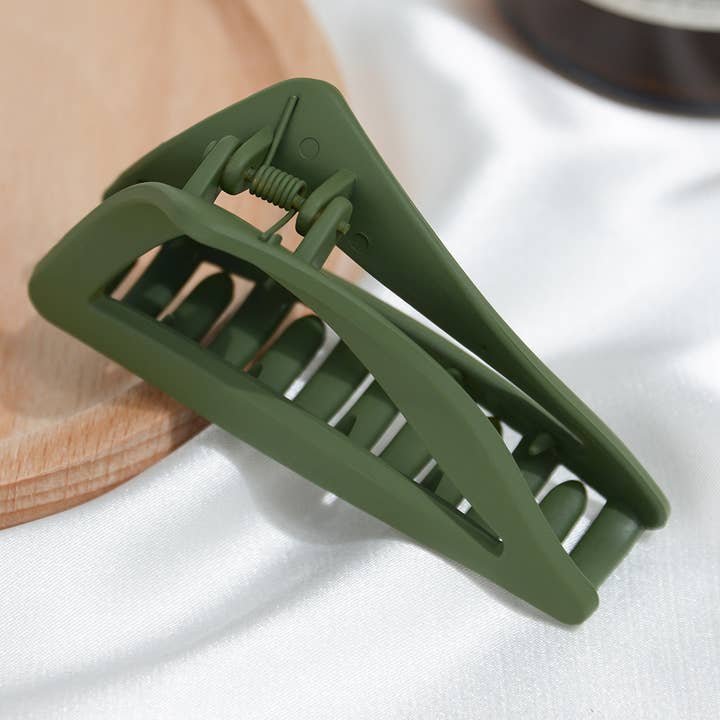 SoapElenGlen - Wholesale Hair Clip - Women's - French Geometric Hollow Triangle Hair Claw Clip5