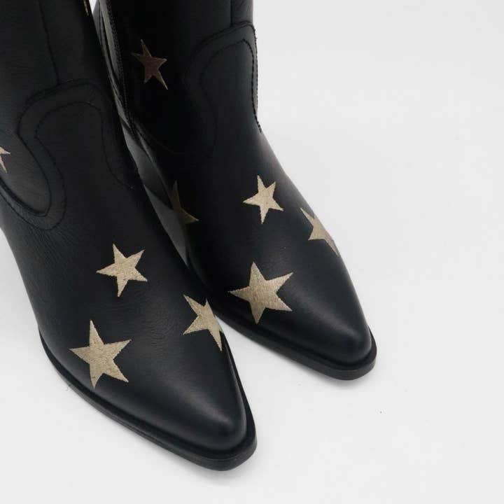 Moonlight Western Cowboy Women's Boots in Black Leather for wholesale on Faire9