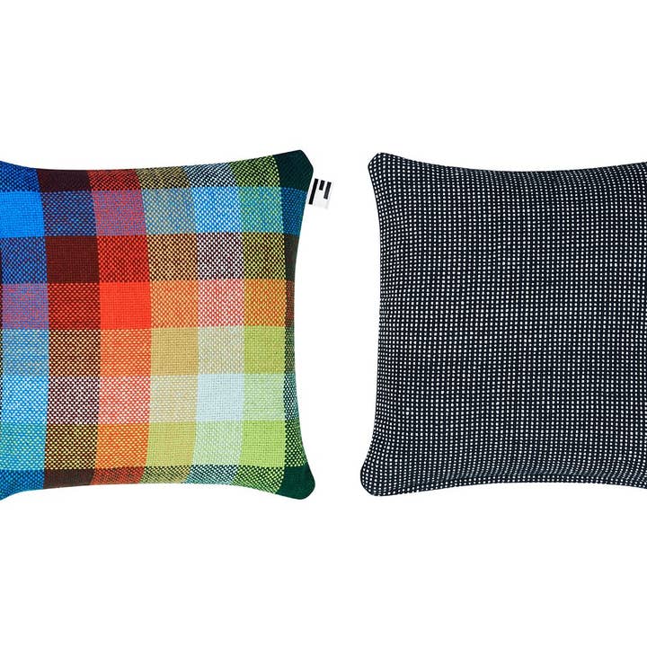 Chess & Dots — Housse de coussin pour la vente par Simon Key Bertman