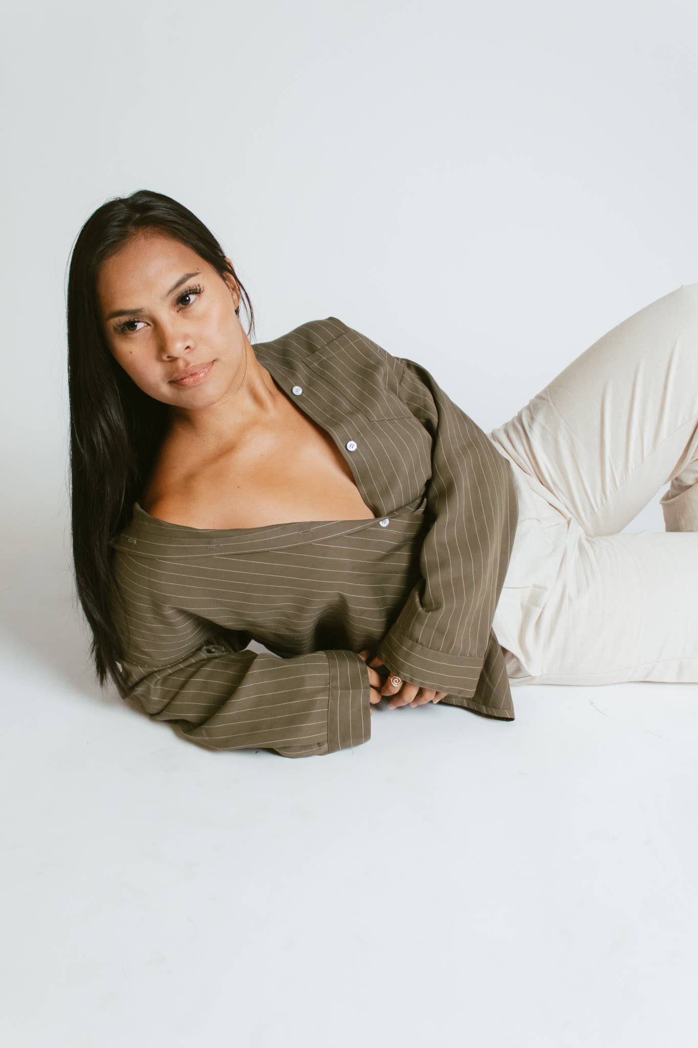 Capable Ry – wholesale Buttoned-down shirt – Women's – Maile Top (Olive)0