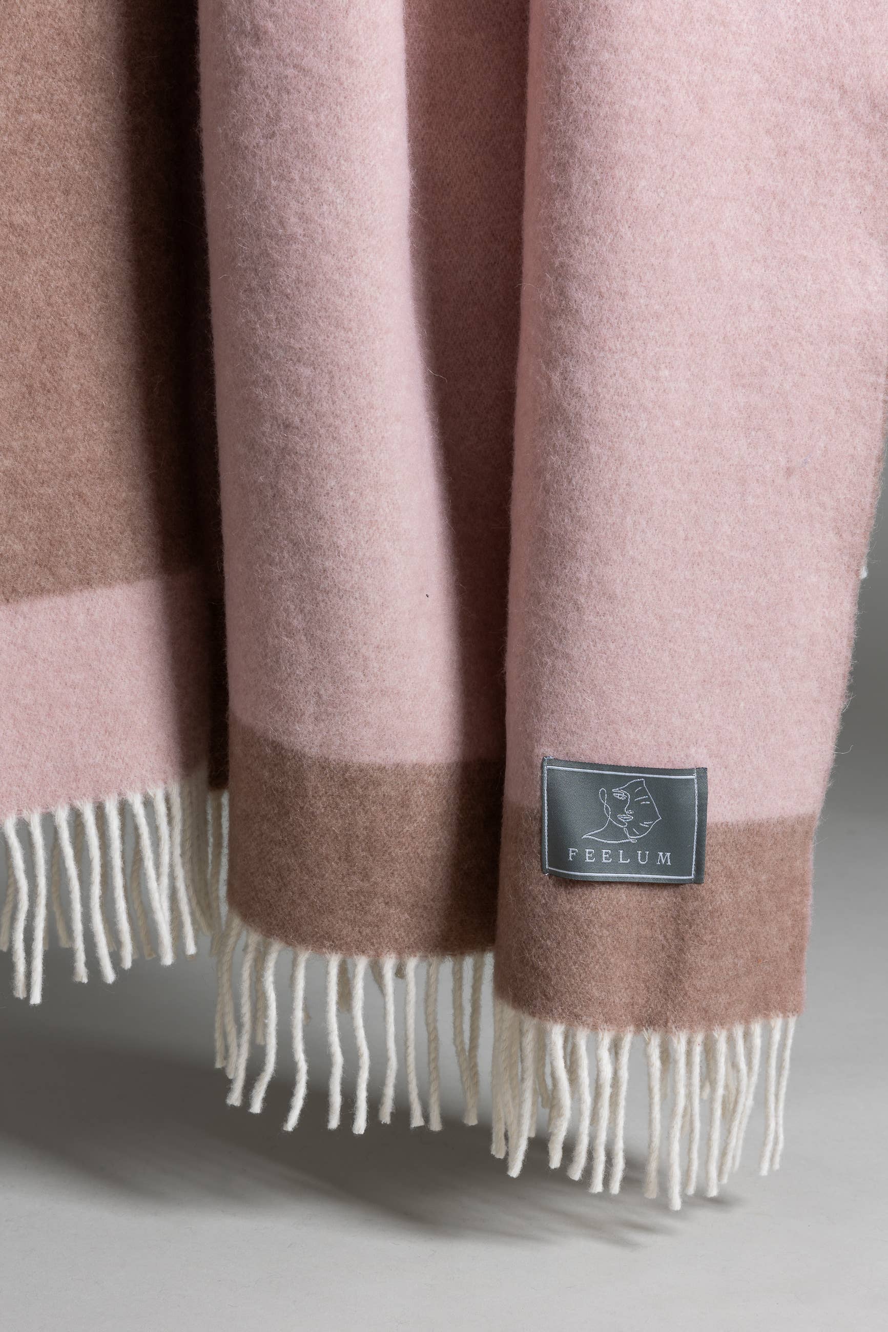FEELUM homelinen by David Home srl - Wholesale Throw Blanket - TEOREMA plaid 15% cashmere 85% wool9